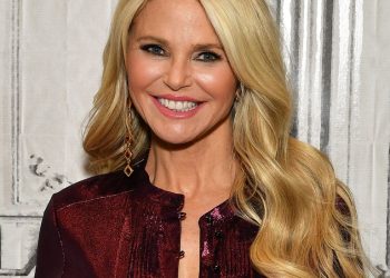 Simak 7 Gaya Hidup Sehat Christie Brinkley Agar Awet Muda_womanindonesia.co.id