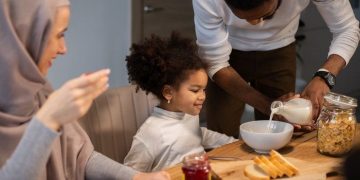 5 Tips Mengajarkan Anak Puasa Sejak Dini_womanindonesia.co.id