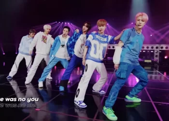 NCT DREAM Memukau Dalam Penampilan Perdana Lagu Baru “Glitch Mode”_womanindonesia.co.id