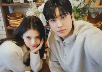 Foto Super Cute Park Hyung Sik dan Han So Hee di "Soundtrack #1"_womanindonesia.co.id