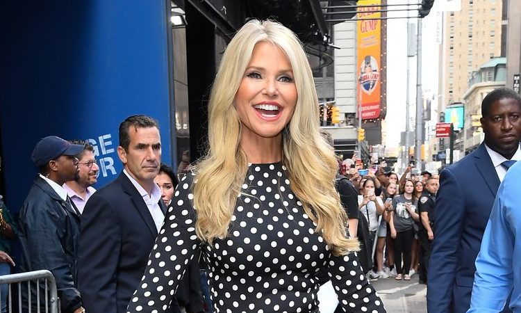 Simak 7 Gaya Hidup Sehat Christie Brinkley Agar Awet Muda_womanindonesia.co.id