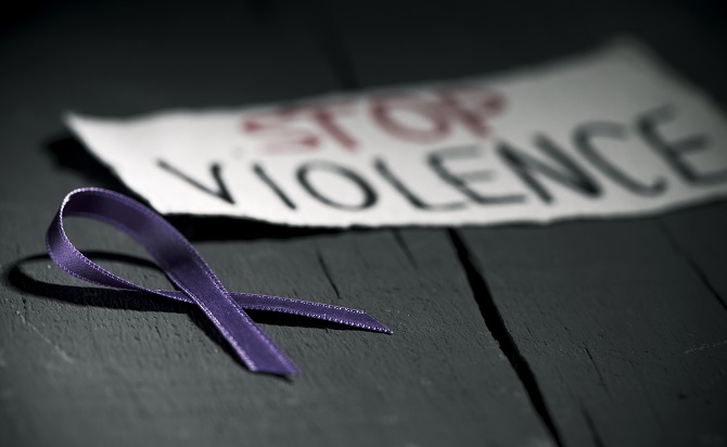 Kampanye Stop Kekerasan Pada Perempuan dan Anak Yang Unik_womanindonesia.co.id
