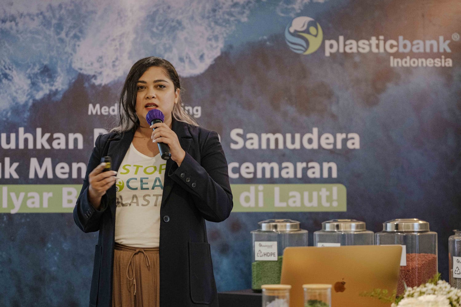 12.000 Anggota Komunitas Pengumpulan Plastik Berhasil Cegah Polusi di Laut_womanindonesia.co.id