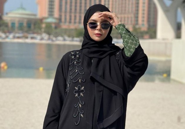 5 Gaya Busana Muslim Perempuan di Dubai 5 5 Gaya Busana Muslim Perempuan di Dubai_womanindonesia.co.id