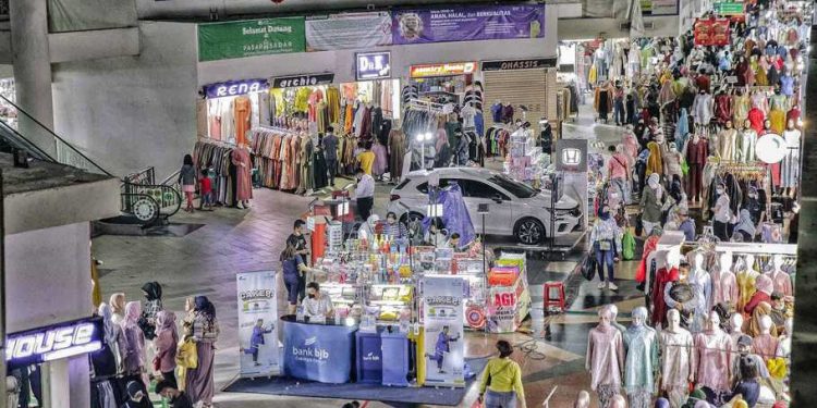 Geliat Pasar Tanah Abang Diawal Bulan Ramadhan_womanindonesia.co.id