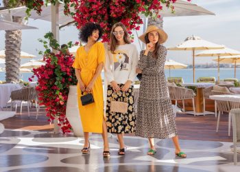 4 Tips Memilih Pakaian Agar Foto Liburanmu Makin Kece_womanindonesia.co.id