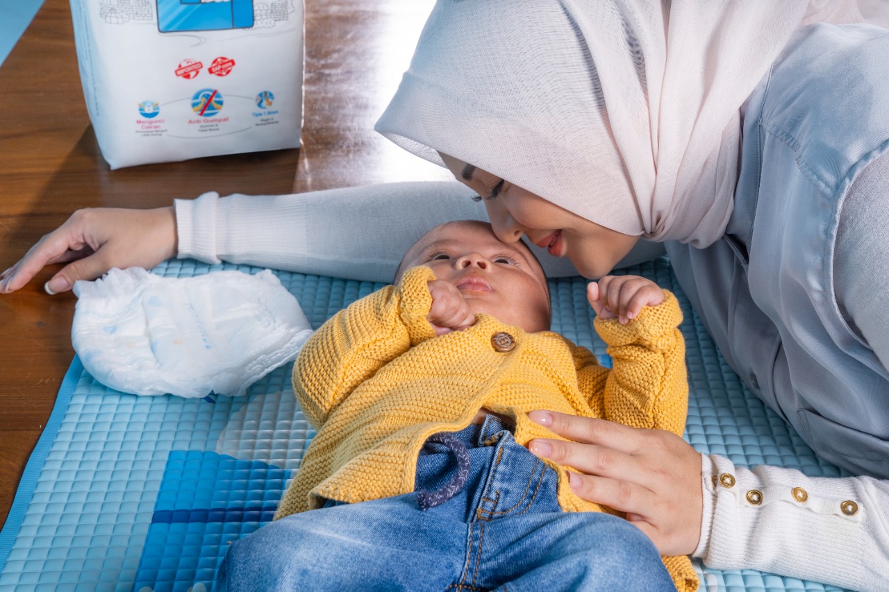 5 Cara Menjaga Kelembaban Kulit Bayi 4 5 Cara Menjaga Kelembaban Kulit Bayi_womanindonesia.co.id