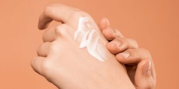 5 Cara Merawat Kulit Tangan Agar Tetap Halus_womanindonesia.co.id