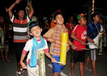 Tradisi Membangunkan Sahur di Berbagai Daerah Indonesia_womanindonesia.co.id