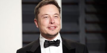 Mengenal Elon Musk Sosok Pembeli Twitter dan Pembeli Dua Jempol Terhadap Kopiko_womanindonesia.co.id