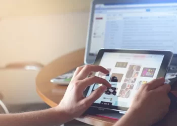 Hari Telekomunikasi Sedunia 17 Mei_womanindonesia.co.id