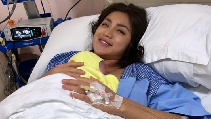 Jessica Iskandar Berbagi Kisah Melahirkan Anak Ke-2 2 Jessica Iskandar Berbagi Kisah Melahirkan Anak Ke-2_womanindonesia.co.id
