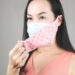 Sebelum Melepas Masker di Keramaian, Kamu Wajib Ketahui 3 Hal Penting Ini!_womanindonesia.co.id