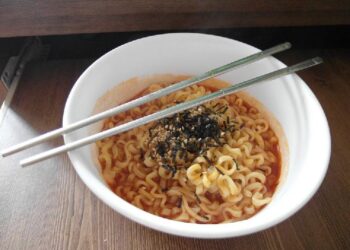 Sarapan dengan Mie Instan Apakah Sehat? Simak 5 Fakta Berikut_womanindonesia.co.id