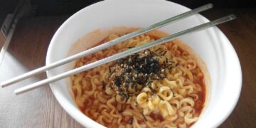 Sarapan dengan Mie Instan Apakah Sehat? Simak 5 Fakta Berikut_womanindonesia.co.id