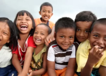 Hari Lahir Perlindungan Anak Sedunia 2022: Tips Melindungi Anak dari Konten Sosmed_womanindonesia.co.id