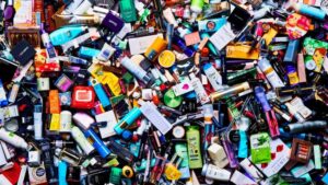 Eco Living: 5 Cara Reduksi Sampah Guna Terapkan Gaya Hidup Ramah Lingkungan di Era Modern 2 Eco Living: Sampah - Womanindonesia.co.id