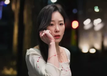 Seo Hyun Jin Ketakutan dan Berlumuran Darah_womanindonesia.co.id