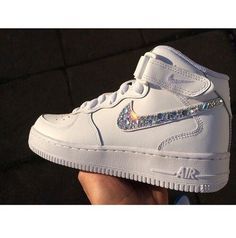 6 Sneakers Termahal di Dunia Mulai Harga Ratusan Juta Hingga Miliaran 7 6 Sneakers Termahal di Dunia Mulai Harga Ratusan Juta Hingga Miliaran_womanindonesia.co.id