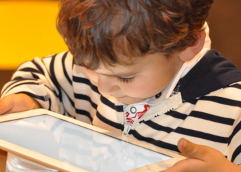 6 Cara Mengontrol Screen Time Anak_womanindonesia.co.id