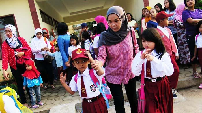 5 Tips Mendampingi Anak Memasuki Kelas Baru 2 5 Tips Mendampingi Anak Memasuki Kelas Baru_womanindonesia.co.id