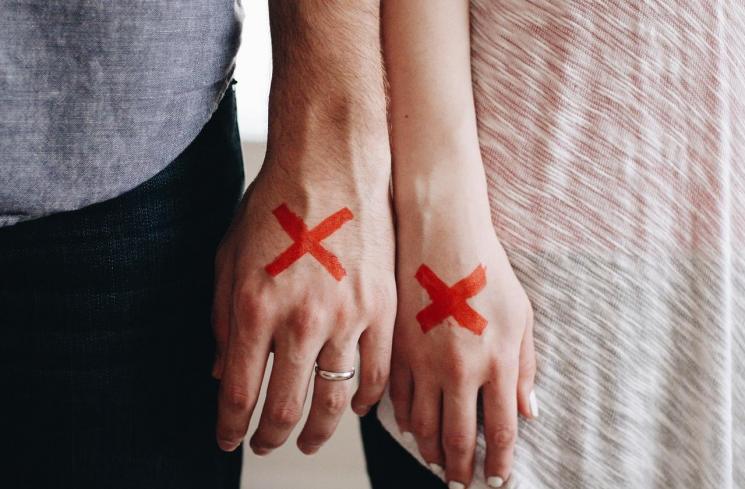 10 Faktor Penyebab Perceraian Meski Menikah Puluhan Tahun 4 10 Faktor Penyebab Perceraian Meski Menikah Pulang Tahun_womanindonesia.co.id
