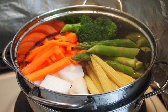 5 Cara Mengolah Makanan Beku Agar Tetap Sehat 5 5 Cara Mengolah Makanan Beku Agar Tetap Sehat_womanindonesia.co.id
