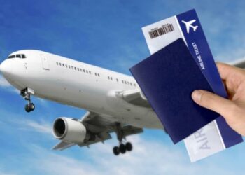 Harga Tiket Pesawat Ke Beberapa Daerah di Indonesia Meningkat, Apa Penyebabnya?_womanindonesia.co.id