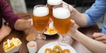 10 Bahaya Alkohol Bagi Kesehatan untuk Jangka Panjang_Freepik