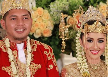 4 Gaya Aktris yang Memakai Pakaian Adat Betawi_womanindonesia.co.id