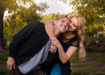 Cara pria bikin wanita baper - Womanindonesia.co.id