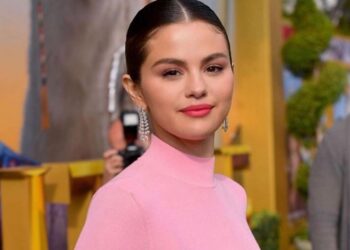 5 Inspirasi Make Up untuk Wajah Bulat Seperti Selena Gomez_womanindonesia.co.id