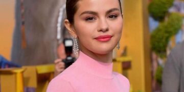 5 Inspirasi Make Up untuk Wajah Bulat Seperti Selena Gomez_womanindonesia.co.id