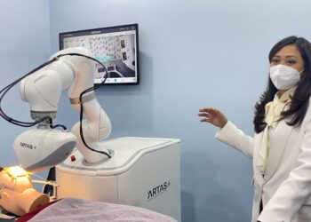 Mengatasi Kebotakan dengan Transplantasi Rambut Robotik_womanindonesia.co.id