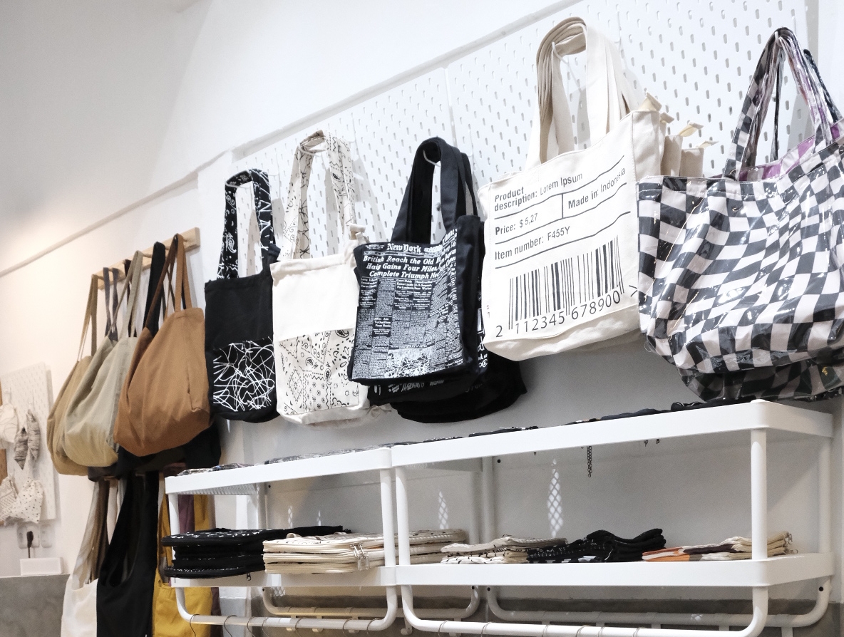Milenial, Ini Nih Totebag Fashionable yang Wajib Kamu Miliki 2 Milenial, Ini Nih Totebag Fashionable yang Wajib Kamu Miliki_womanindonesia.co.id
