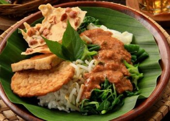 Menu Sarapan Nasi Pecel yang Ada di Wilayah Jawa Timur_womanindonesia.co.id