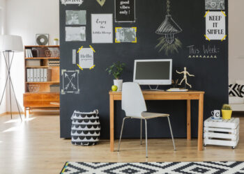 6 Inspirasi Menata Ruang Kerja di Rumah Agar Tetap Nyaman_womanindonesia.co.id