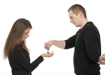 5 Zodiak yang Terkenal Pelit dan Ngirit Banget_Womanindonesia.co.id