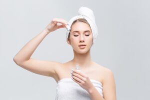 Catat! Ini 5 Kesalahan saat Pakai Serum Vitamin C 2 Serum wajah - Womanindonesia.co.id