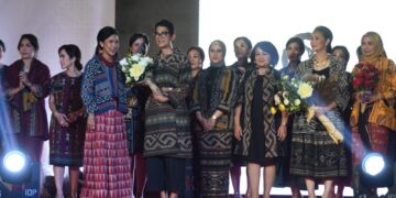 Peresmian Wajah Baru Sarinah Semarak dengan Trunk Show “Ikat Suara dari Timur”_womanindonesia.co.id