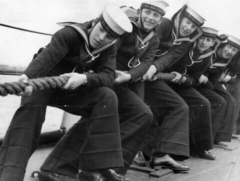 Sejarah Celana Cutbray dan 4 Ide Padu Padan yang Tepat 2 Sejarah Celana Cutbray dan 4 Ide Padu Padan yang TepatSejarah Celana Cutbray dan 4 Ide Padu Padan yang Tepat_womanindonesia.co.id