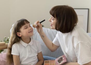 Kapan Kenalkan Make Up Pada Anak?_womanindonesia.co.id