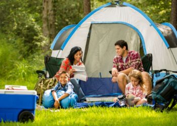3 Tips Berkemah yang Aman Bersama Anak Saat Liburan Sekolah_womanindonesia.co.id