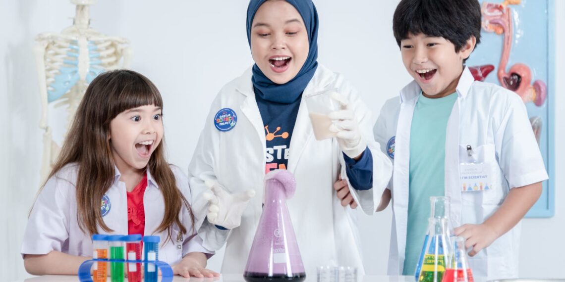 Eksperimen Sains Penting untuk Dukung Tumbuh Kembang Anak_womanindonesia.co.id