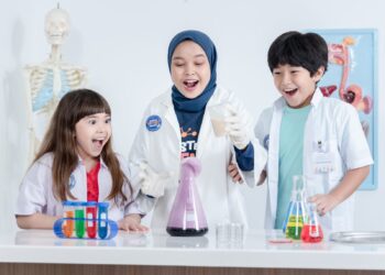 Eksperimen Sains Penting untuk Dukung Tumbuh Kembang Anak_womanindonesia.co.id