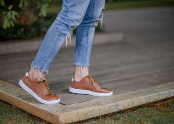 3 Cara Memilih Alas Kaki yang Nyaman Untuk Aktivitas Keseharian 26 3 Cara Memilih Alas Kaki yang Nyaman Untuk Aktivitas Keseharian_womanindonesia.co.id