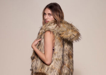 4 Ide Padu Padan Rompi untuk Perempuan_womanindonesia.co.id