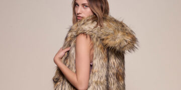 4 Ide Padu Padan Rompi untuk Perempuan_womanindonesia.co.id