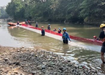 4 Pengibaran Bendera Merah Putih yang Unik_womanindonesia.co.id