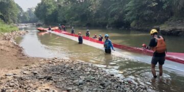 4 Pengibaran Bendera Merah Putih yang Unik_womanindonesia.co.id